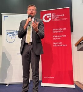 03 toplanti Marcus Konig