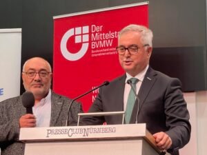 04 toplanti Musaid Haluk Dokur ve Cinar