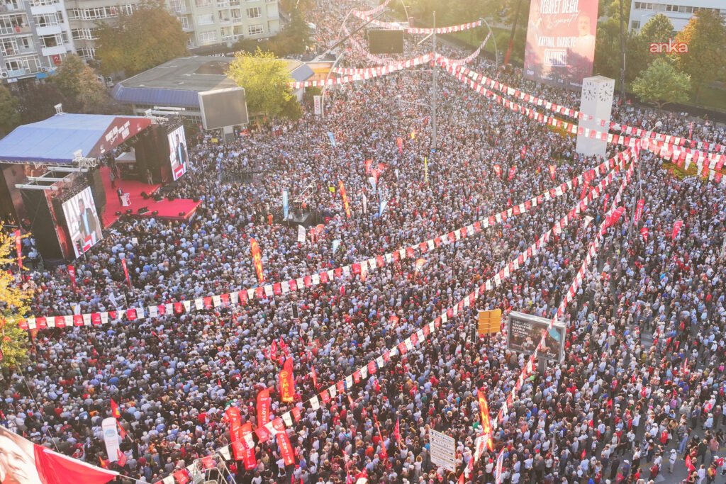 CHP’den kurultay davası öncesi büyük Ankara mitingi… Yüz binler Tandoğan Meydanı’na akın etti