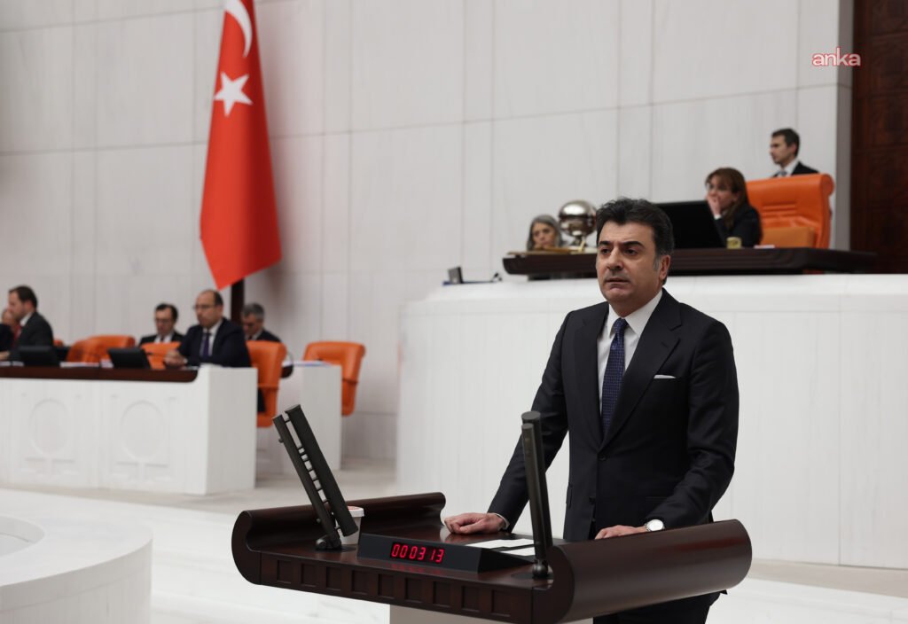 CHP’li Emre, New York’a giden Türk heyetinde AK Partili yöneticilerin yer almasını Meclis gündemine taşıdı