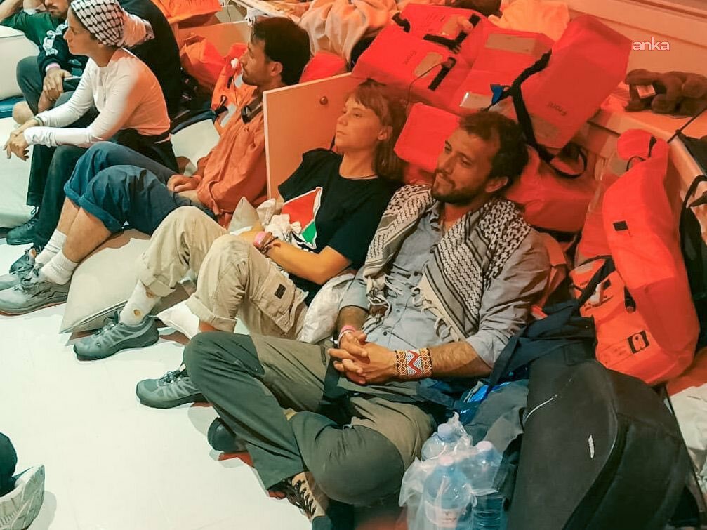 Küresel Sumud Filosu’nun yolculuğu İsrail’in saldırısıyla sona erdi, neredeyse filodaki tüm aktivistler gözaltına alındı