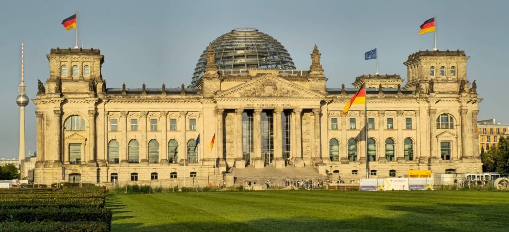 Almanya’da Hristiyan Birlik Partileri, askerlik yasasının Meclis görüşmesini erteledi