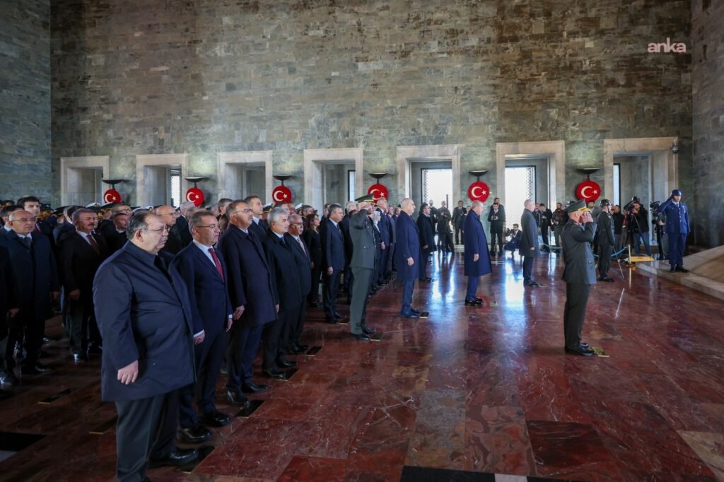 Büyük Önder Atatürk’ü anıyoruz… Devlet erkanı, Anıtkabir’de Ata’nın huzuruna çıktı