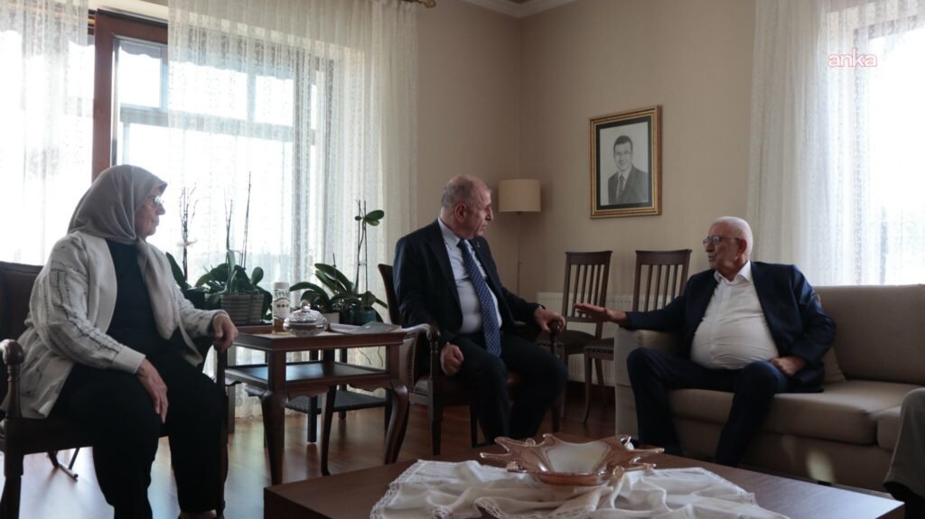 Ümit Özdağ’dan İmamoğlu’nun anne ve babasına ziyaret