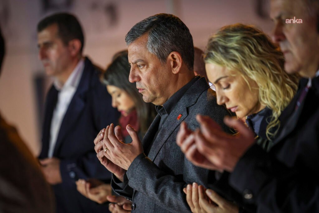 Özgür Özel’den Muazzez Abacı için taziye mesajı: Kendisine Allah’tan rahmet; ailesine, sevenlerine ve sanat camiamıza başsağlığı diliyorum