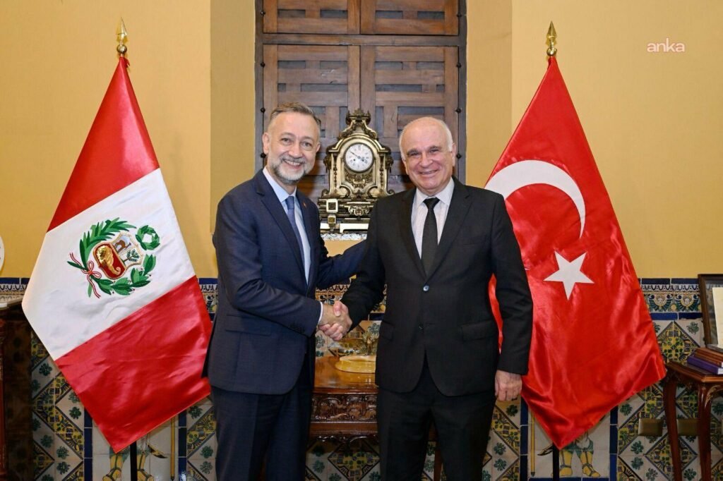 Dışişleri Bakan Yardımcısı Gümrükçü, Perulu mevkidaşı Denegri ile görüştü