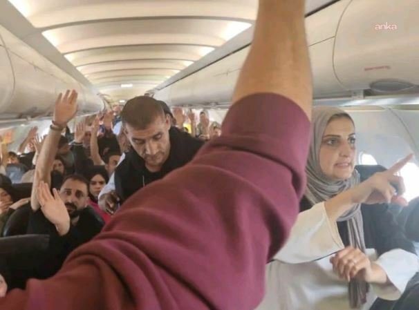 13 saat bekletilen 150 Gazzeli mülteci Güney Afrika’ya alındı