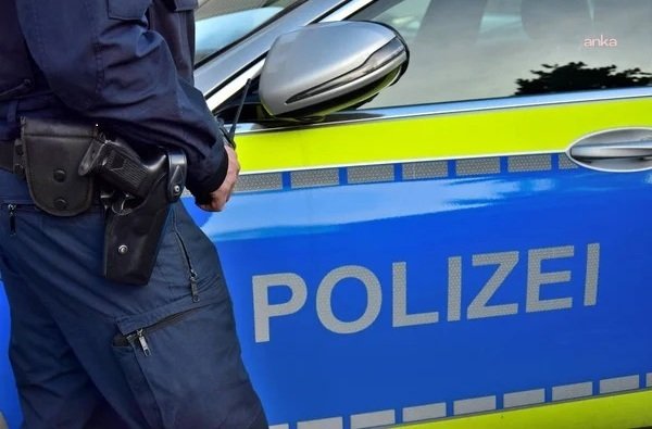 Almanya’da polis müdahalesi sırasında 12 yaşındaki işitme engelli kız çocuğu vuruldu