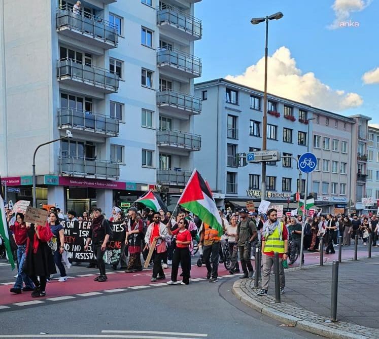 Berlin’de Filistin protestolarına getirilen yasaklar hukuka aykırı bulundu