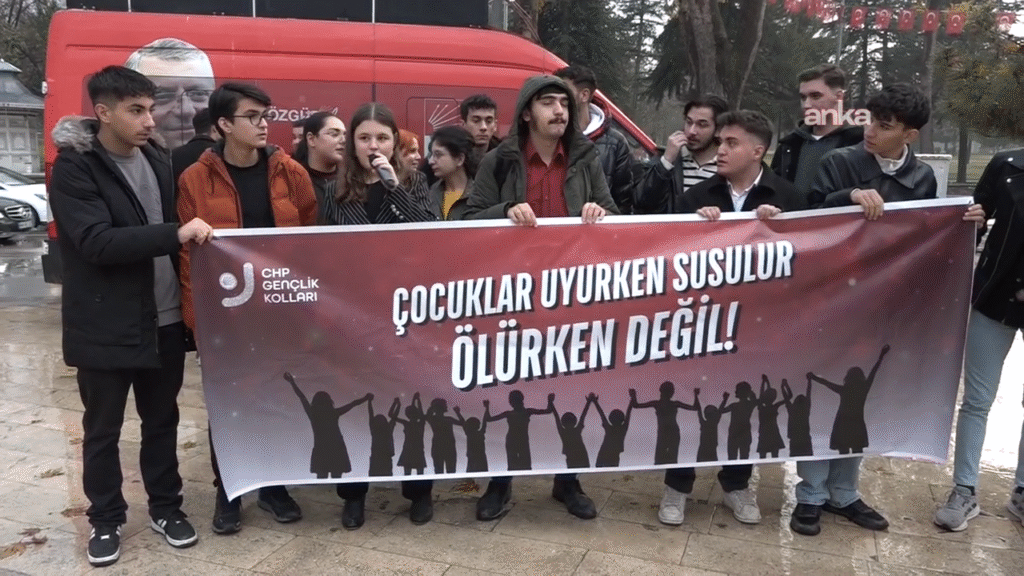 CHP Malatya il ve ilçe gençlik kollarından MESEM protestosu: Çocuklar okulda olmalı, atölyelerde değil