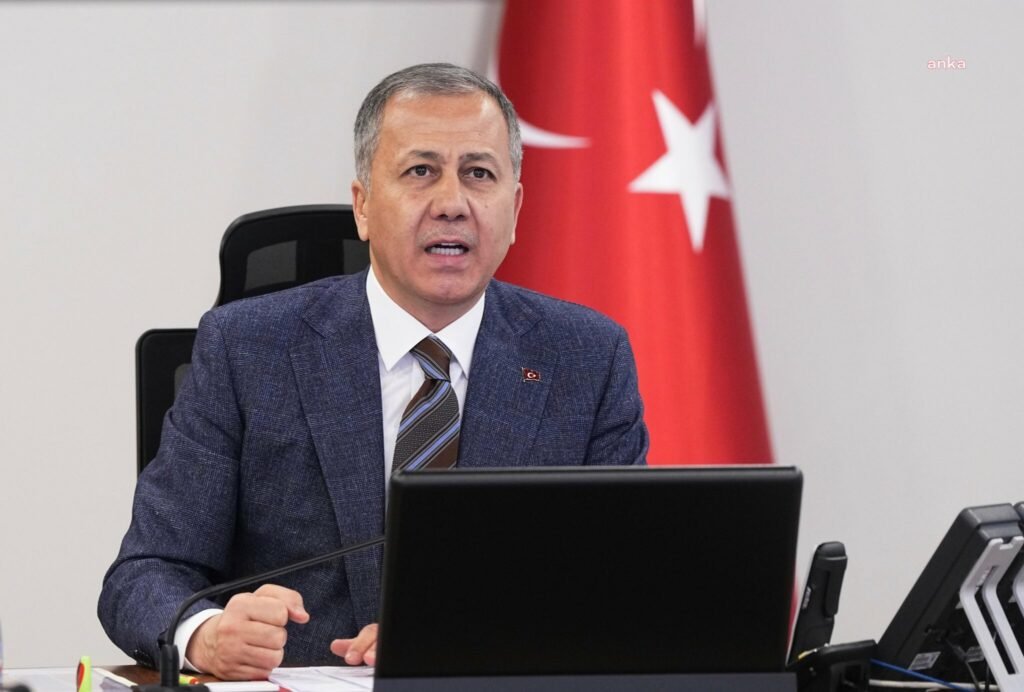 Silah ve mühimmat kaçakçılığına yönelik operasyonlarda 202 şüpheli yakalandı