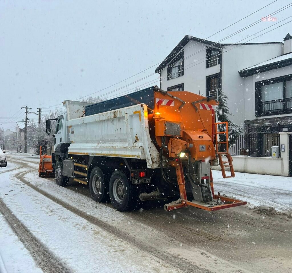 Çankaya Belediye Başkanı Güner: Karla mücadele ekiplerimiz Çankaya’nın dört bir yanında
