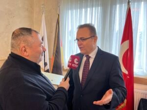 Almanya eski Federal İçişleri  Bakanı Hans Peter Friedrich: “Türkler, iki ülke arasında köprü görevi görüyor”