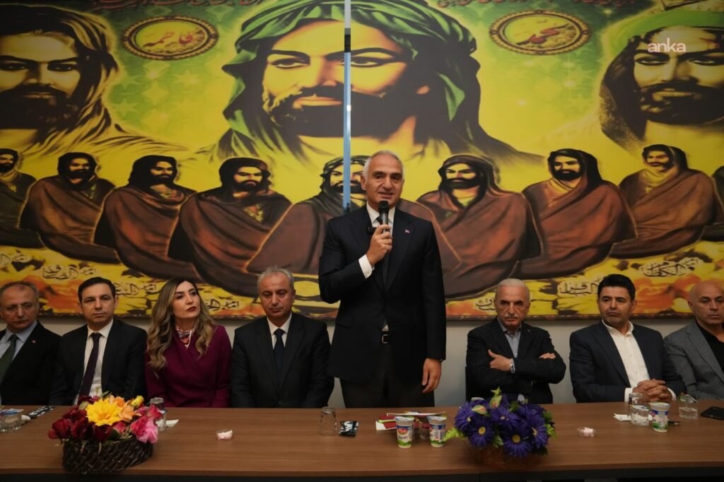 Bakan Ersoy, İstanbul Kazım Karabekir Cemevi’nde düzenlenen Hızır Orucu Lokması’na katıldı