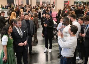 Yeni Alman vatandailar Marcus Konig ile 04