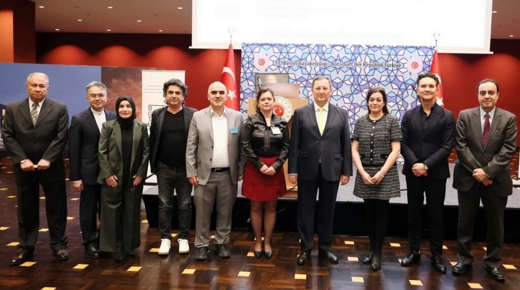 Tıp dünyasının kalbi Berlin’de attı… Berlin Türk Sağlık Elemanları Derneği’nin kuruluşunun 43. yıl dönümünü törenle kutlandı