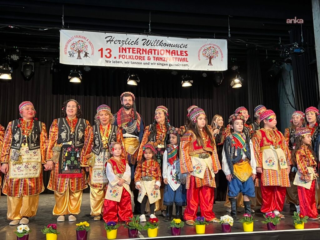 Nürnberg kentindeki 13. Uluslararası Folklor ve Dans Festivali ilgi gördü