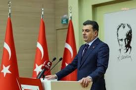 Zeynel Emre’den Yusuf Tekin’e: “Bu ağzı bozuk kişiyi çocuklarımızın eğitimi ve terbiyesi açısından okullardan uzak tutunuz”