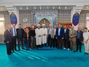 Almanya’nın Fürth kentinde düzenlenen bayramlaşma programında birlik ve dayanışma mesajları verildi 4 Refet