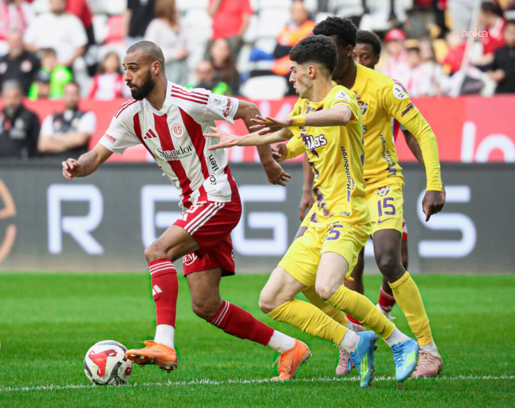 Hesap.com Antalyaspor, İkas Eyüpspor’u 3-0 mağlup etti