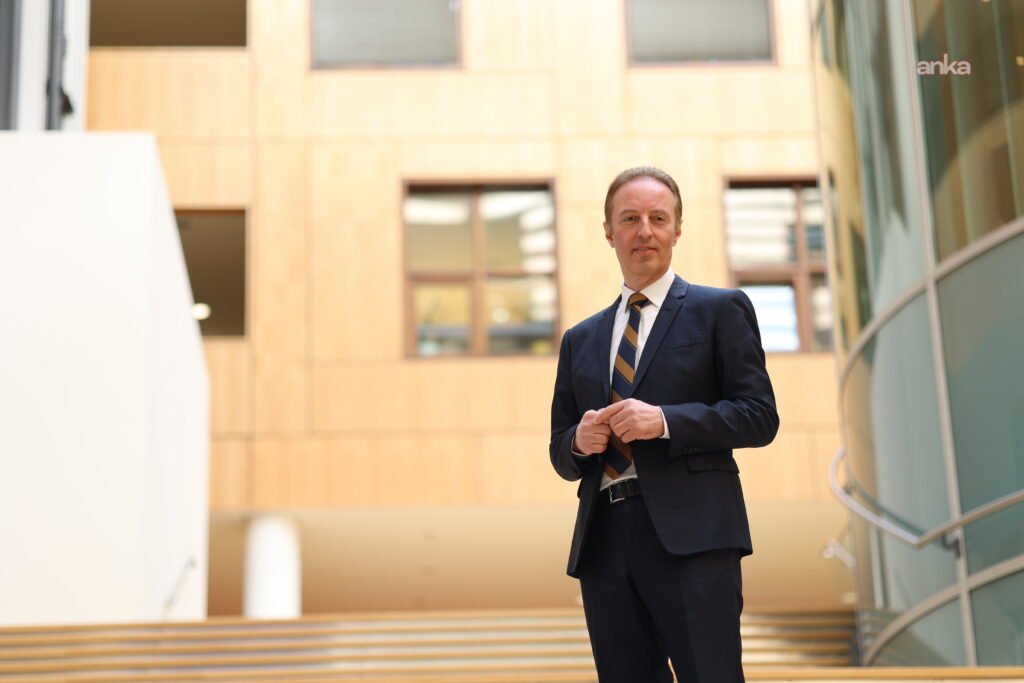 Almanya SPD Federal Milletvekili Karaahmetoğlu: Savaşın sona ermesi yalnızca insani bir sorumluluk değil, aynı zamanda ekonomik bir gereklilik