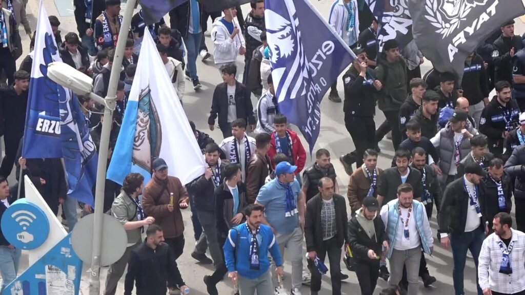 Süper Lig’e yükselen Erzurumspor kupasına kavuşuyor