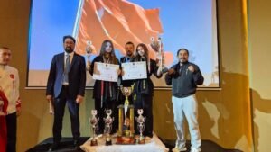 Almanya’daki bagatur sporcularından altın kemer ve şampiyonluk gururu