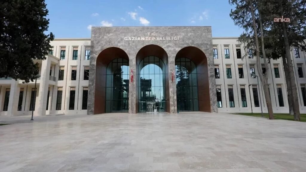 Gaziantep’te fırtınadan etkilenen Şehitkamil, Şahinbey ve Nizip ilçelerinde eğitime 1 gün ara verildi