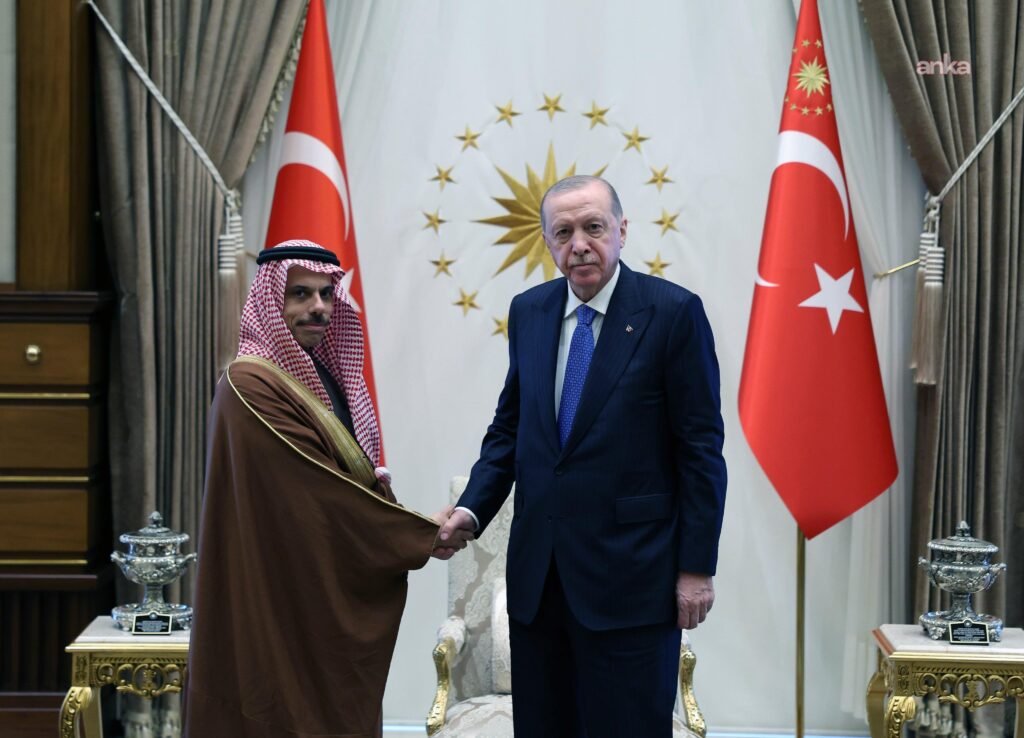 Cumhurbaşkanı Erdoğan, Suudi Arabistan Dışişleri Bakanı Ferhan’ı kabul etti