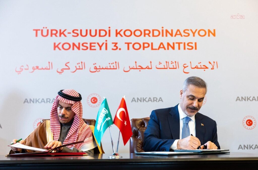 Türkiye ve Suudi Arabistan arasında vize muafiyeti anlaşması imzalandı