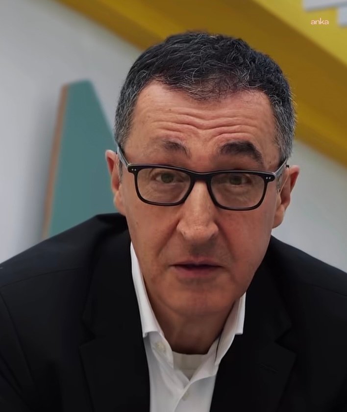 Cem Özdemir: “Yeşiller’in X’ten çekilme kararı doğru değil”