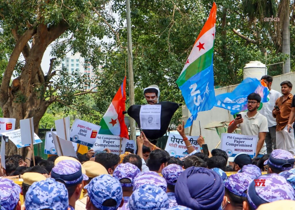 Hindistan’da soru sızıntısı nedeniyle sınav iptali protesto edildi
