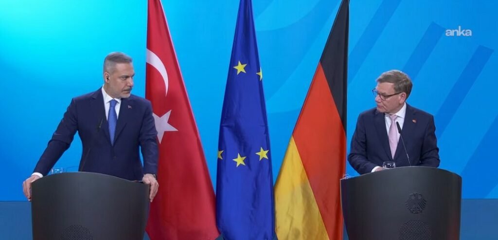 Almanya hükümeti, Türkiye’nin Avrupa Birliği’ne yakınlaşmasını destekliyor