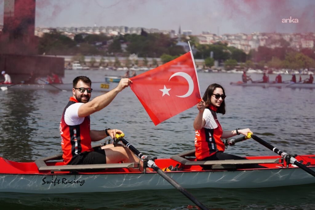 Beyoğlu’nda gençlik rüzgarı… 19 Mayıs coşkusu ilçeye yayıldı