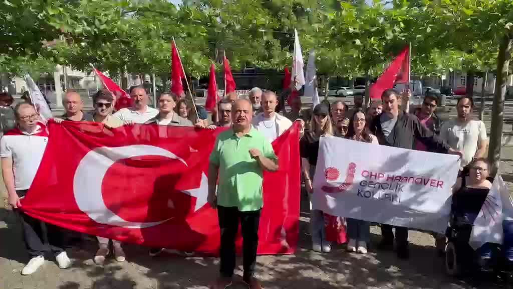 Hannover’de CHP’li gençlerden “Geri Adım Yok” buluşması