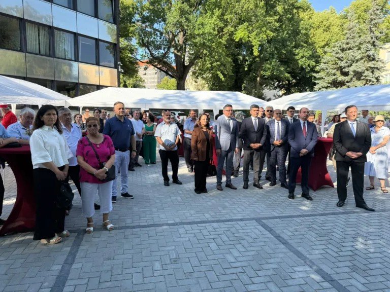 Berlin’de düzenlenen aşure gününde birlik, dayanışma  ve paylaşım mesajı