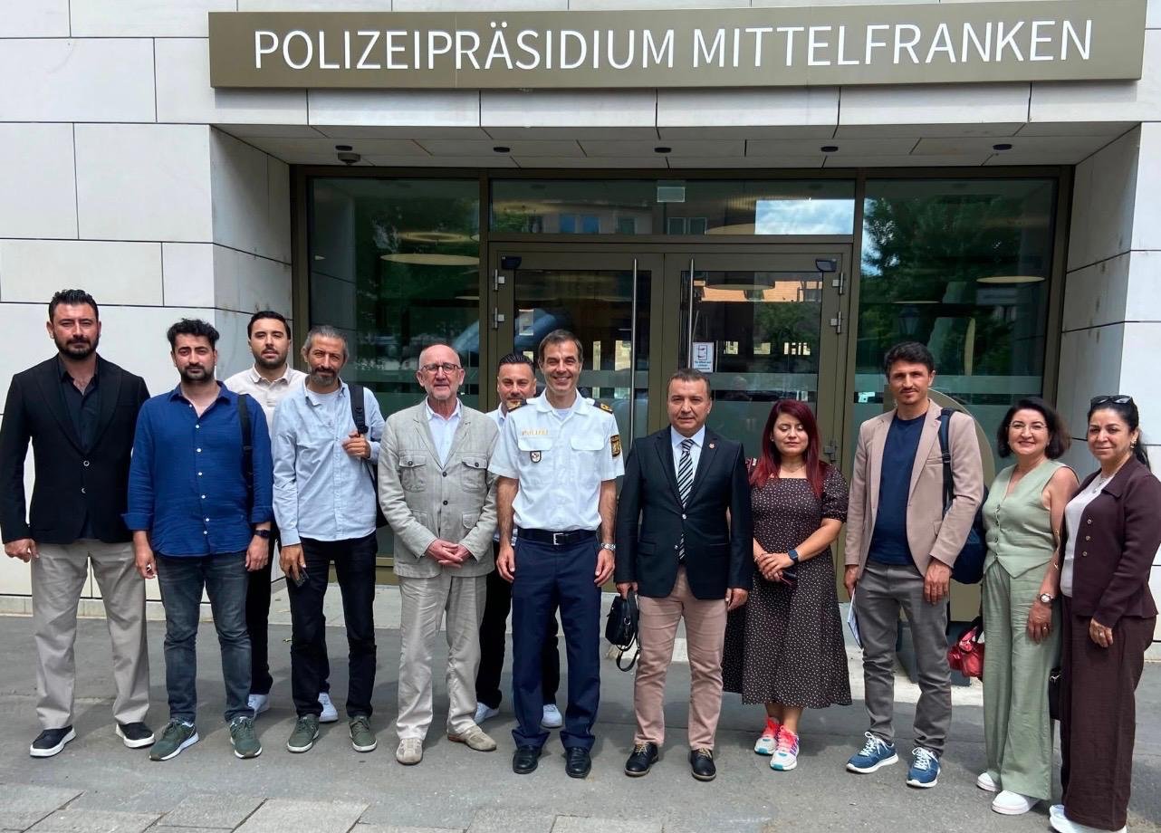 04 Polis ziyareti
