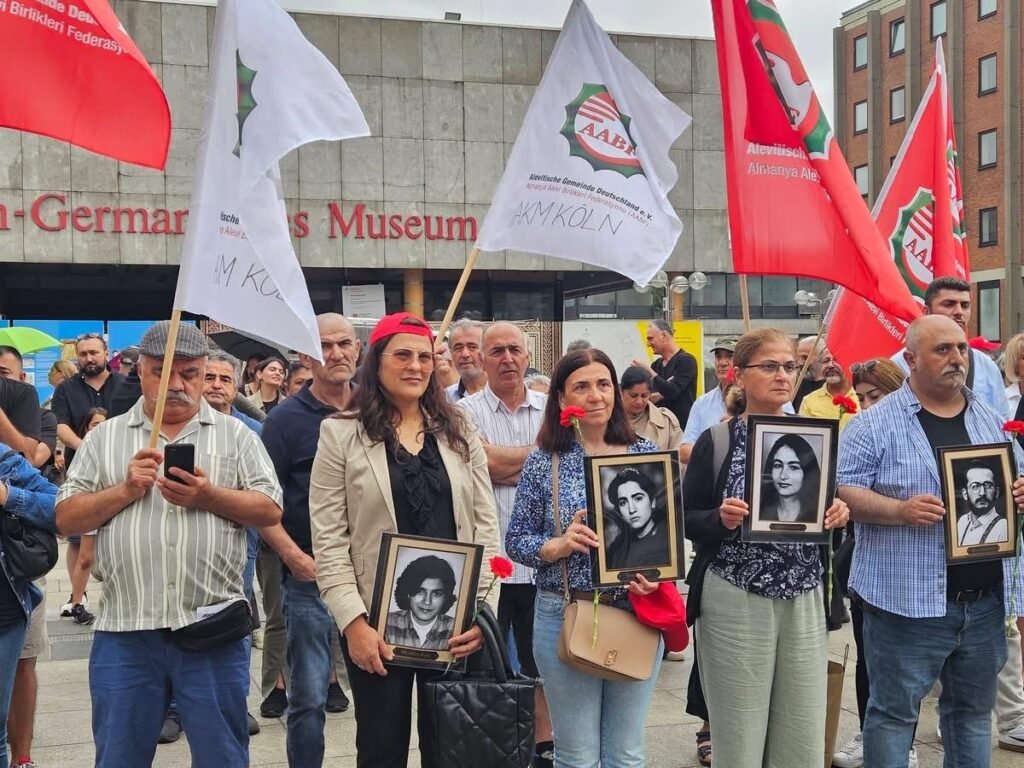 Köln’de Madımak Katliamı’nın 33. yılında adalet çağrısı: “Unutmadık, unutturmayacağız”