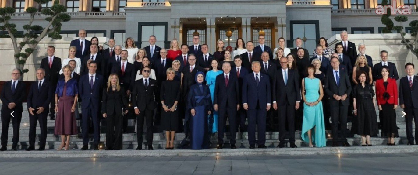 Cumhurbaşkanı Erdoğan ile Emine Erdoğan, NATO ülkelerinin liderleri ve eşlerini Cumhurbaşkanlığı’nda karşıladı