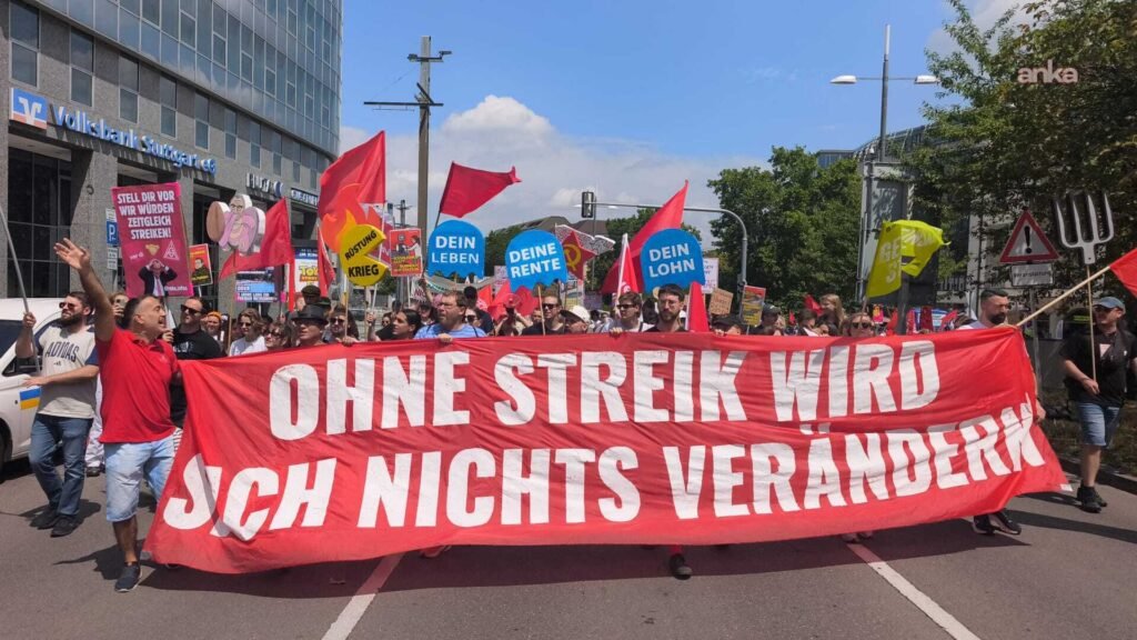 Almanya’nın Stuttgart kentinde sosyal harcamalardaki kesintiler protesto edildi