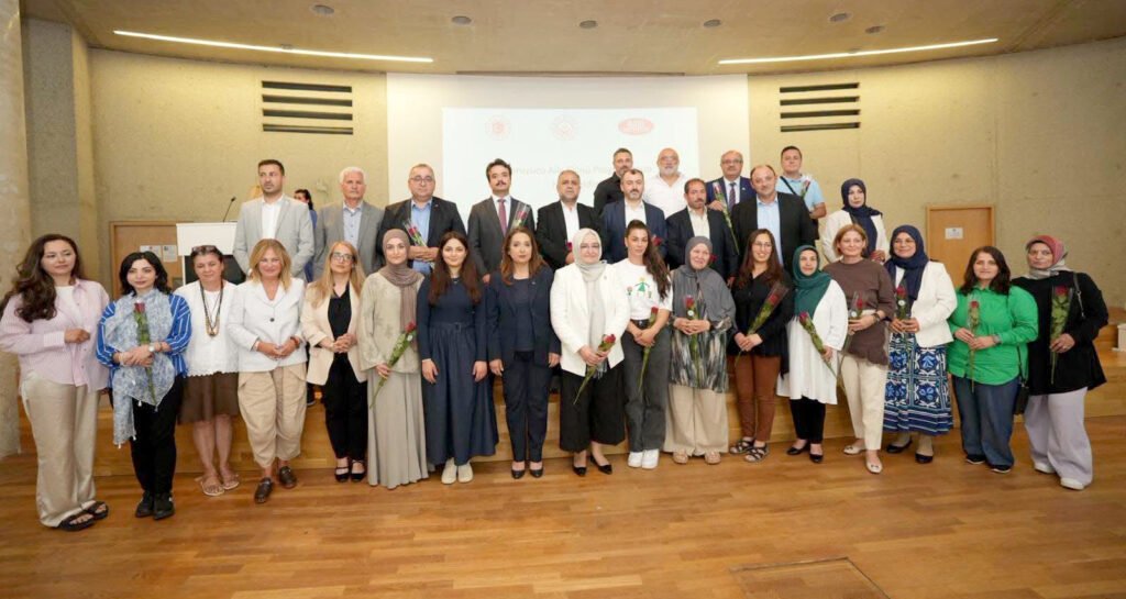 Koruyucu aileler “Bir Yuva, Bir Umut” buluşmasında, yaşadıkları umut dolu hikâyeleri paylaştı