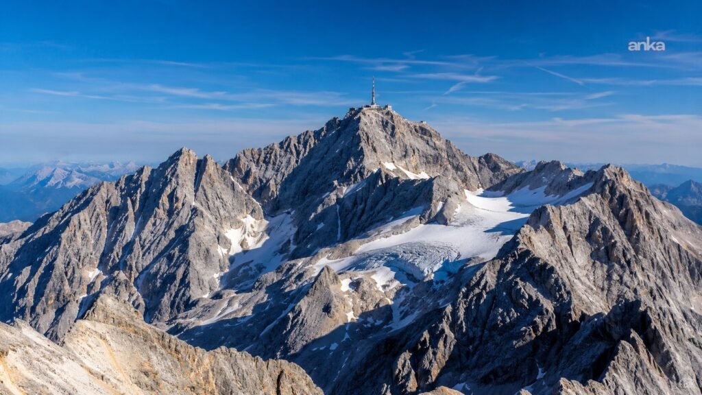 Almanya’da 68 yaşındaki dağcı Zugspitze yakınlarında düşerek hayatını kaybetti