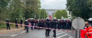 Almanya’nın Köln kentinde savaş karşıtı eyleme polis müdahalesi