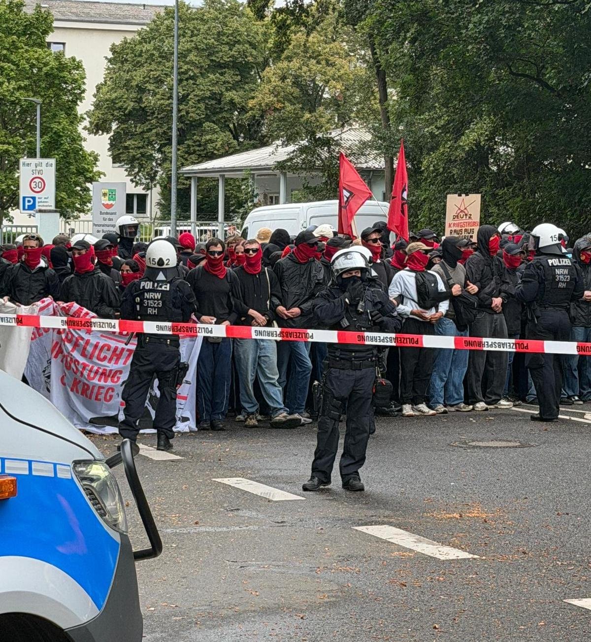 02 Eylem polis