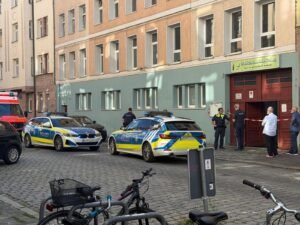 Nürnberg’de cami önünde bıçaklı saldırı