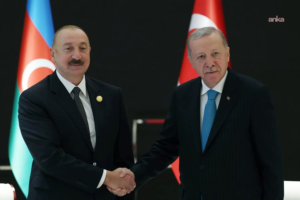 Azerbaycan’dan 29 Ekim kutlaması…Aliyev, Erdoğan’ı kutladı; Bakü’de Atatürk Anıtı’na çiçek bırakıldı